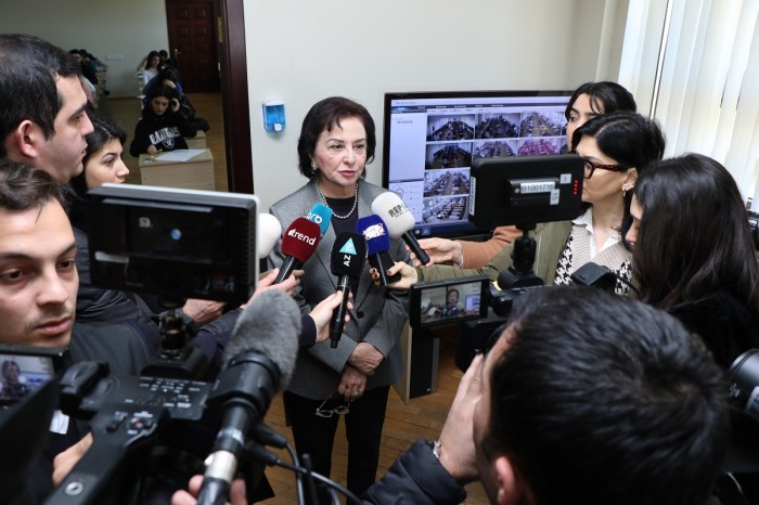 Media nümayəndələri AzMİU-da imtahan prosesini izləyiblər - FOTOLAR