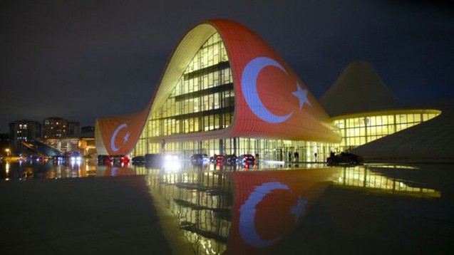 Heydər Əliyev Mərkəzinin binası Türkiyə bayrağı iləişıqlandırılacaq