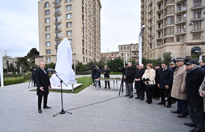 İlham Əliyev bəstəkar Tofiq Quliyevin abidəsinin açılışında iştirak etdi - FOTOLAR (YENİLƏNİB)