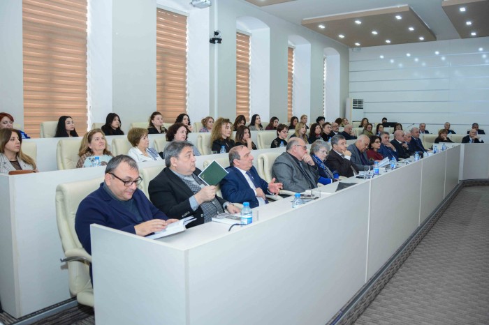 UNEC-də “Hay soyu ərmən cildində” adlı kitabın təqdimatı keçirilib - FOTO