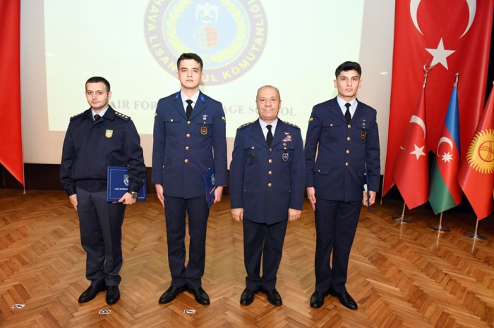 Hərbi qulluqçumuz Türkiyədə kursu birinciliklə bitirdi