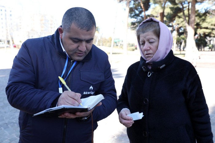 Vətəndaşlar müraciətlərini "Açıq mikrofon"da səsləndirdilər - FOTOLAR