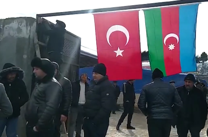 Zəlzələdə həlak olan Samirlə vida mərasimi keçirilir - FOTO
