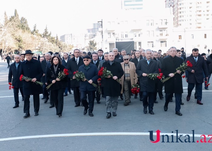 YAP rəhbərliyi Xocalı soyqırımı abidəsini ziyarət ediblər - FOTO