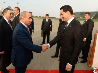 Türkmənistan Prezidenti Azərbaycana gəldi - FOTO
