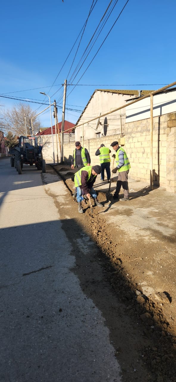 Abşeronda abadlıq-təmizlik işləri davam etdrilir - FOTOLAR