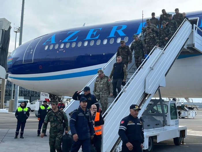 Türkiyədə olan xilasedicilərimizin növbəti hissəsi ölkəyə qayıtdı - FOTOLAR