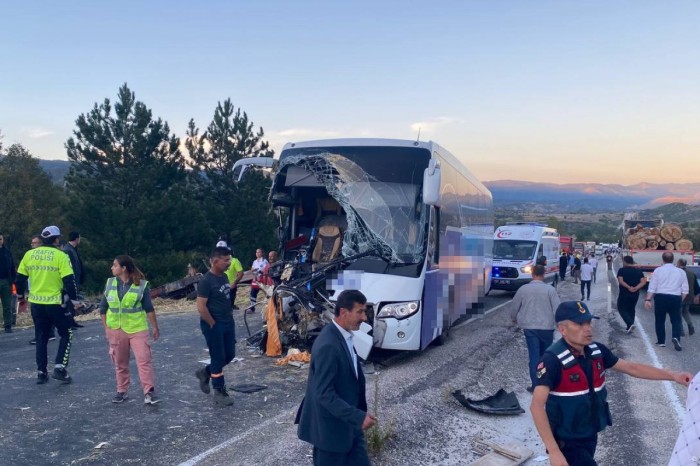 Türkiyədə ağır yol qəzası - 9 yaralı (FOTO)