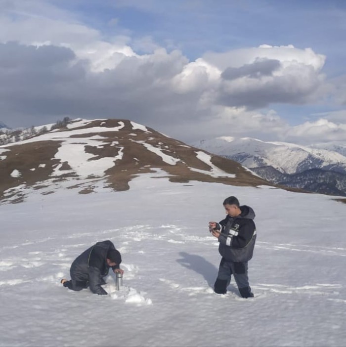 Yüksək dağlıq ərazilərdə qarölçmə işləri aparılır - FOTOLAR