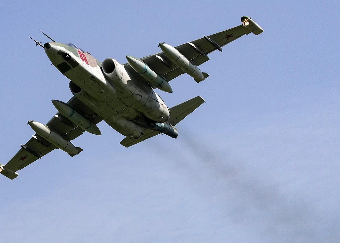 Rusiyanın Su-24 bombardmançısı belə vuruldu - VİDEO