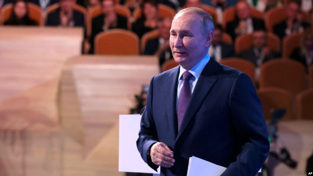 “Məsuliyyətli rusiyalı sahibkar sərvətini ofşorda gizlətmir” - Putin