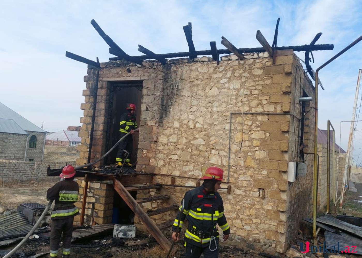 Gəncədə qazinin evi yandı- FOTO
