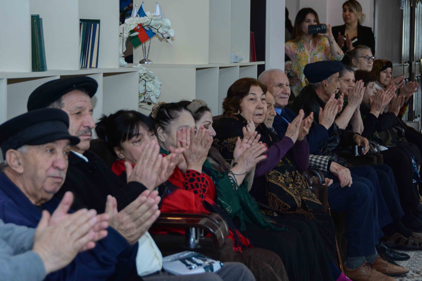 UNEC kollektivi Novruz bayramını “Qocalar evi”ndə qeyd edib - FOTOLAR