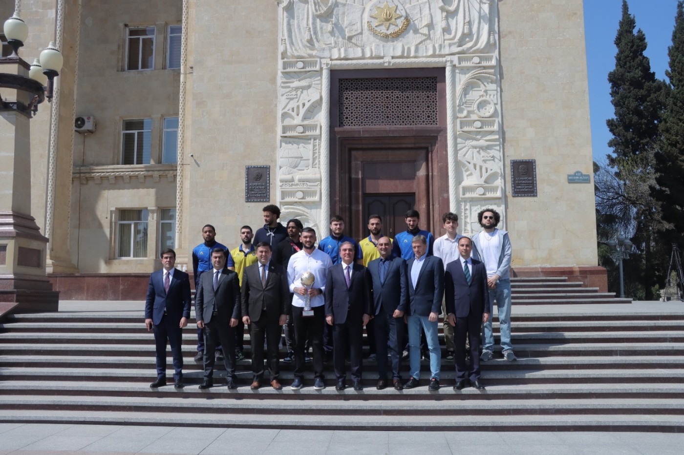 Niyazi Bayramov “Gəncə” Basketbol Klubunun üzvləri ilə görüşdü - FOTOLAR