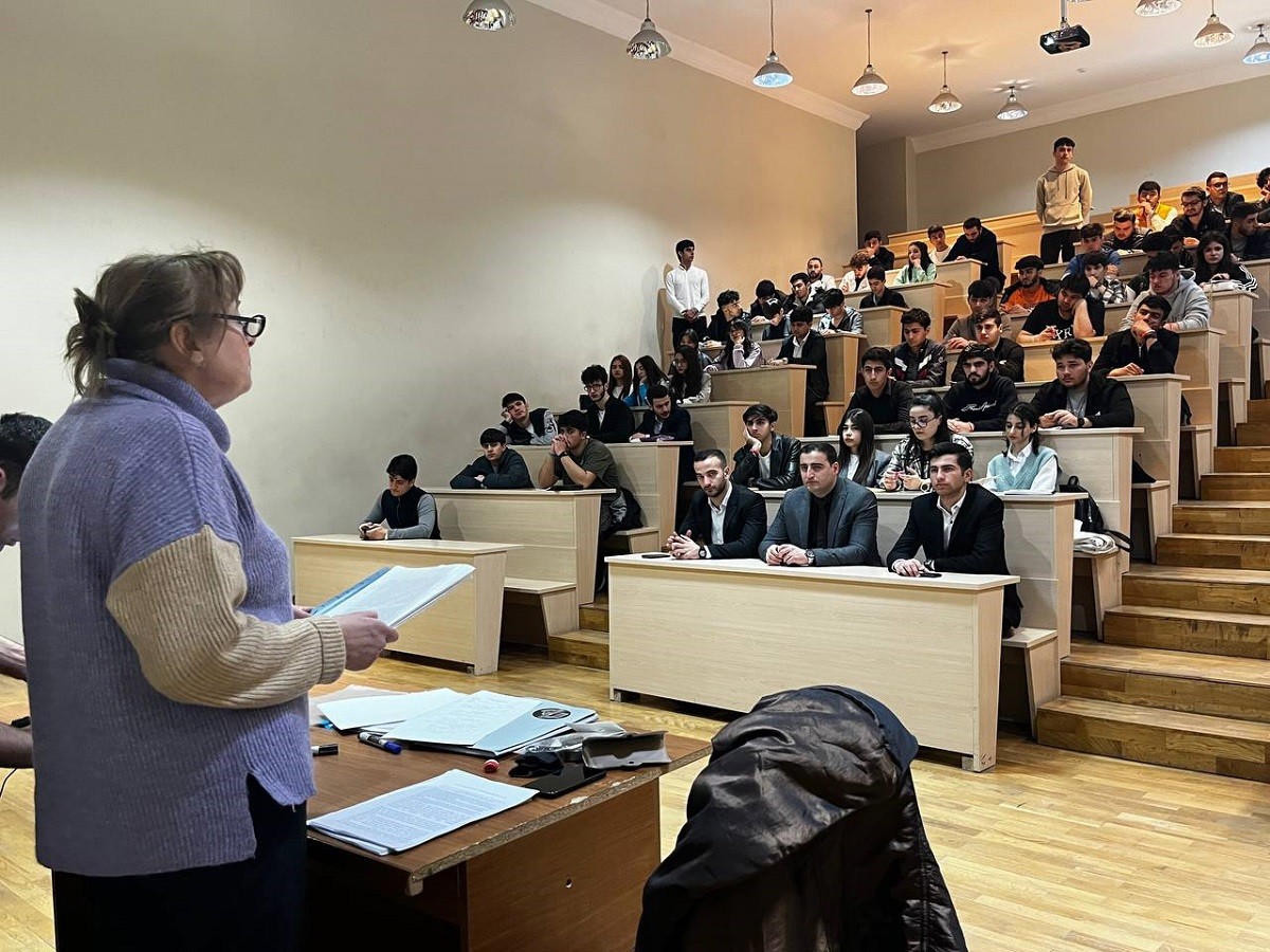 AzMİU-da "Heydər Əliyev İli" ilə bağlı silsilə seminarlar təşkil olunub - FOTOLAR