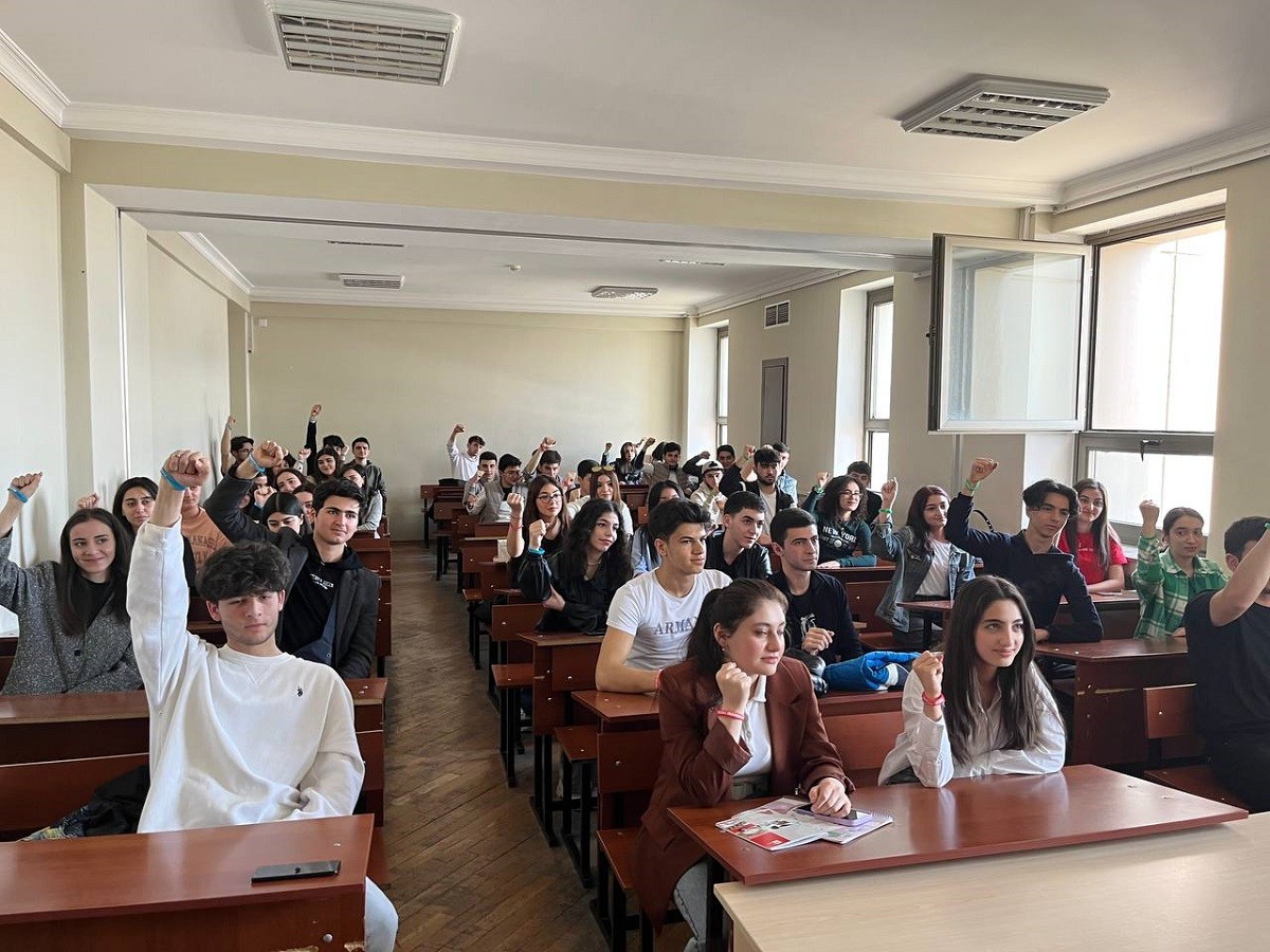 AzMİU-da "Heydər Əliyev İli" ilə bağlı silsilə seminarlar təşkil olunub - FOTOLAR