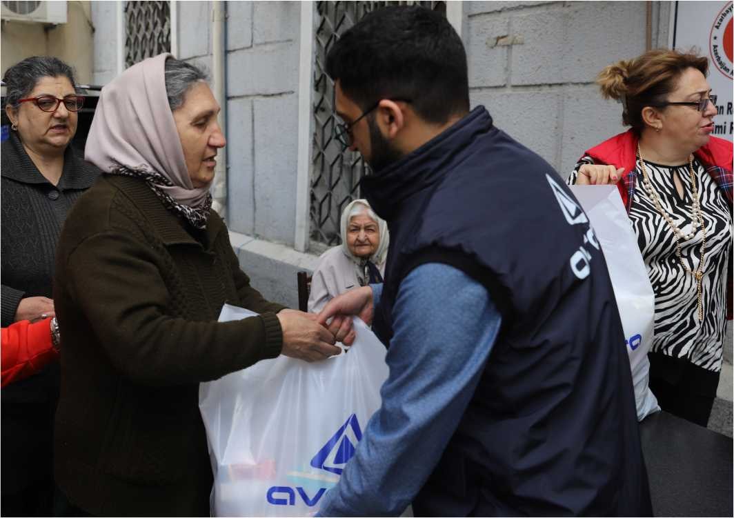 "Avrora MMC" aztəminatlı ailələrə bayram sovqatı çatdırıb - FOTOLAR