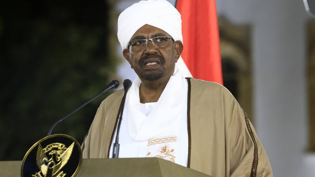 Sudanın devrilmiş prezidenti həbsxanadan qaçdı