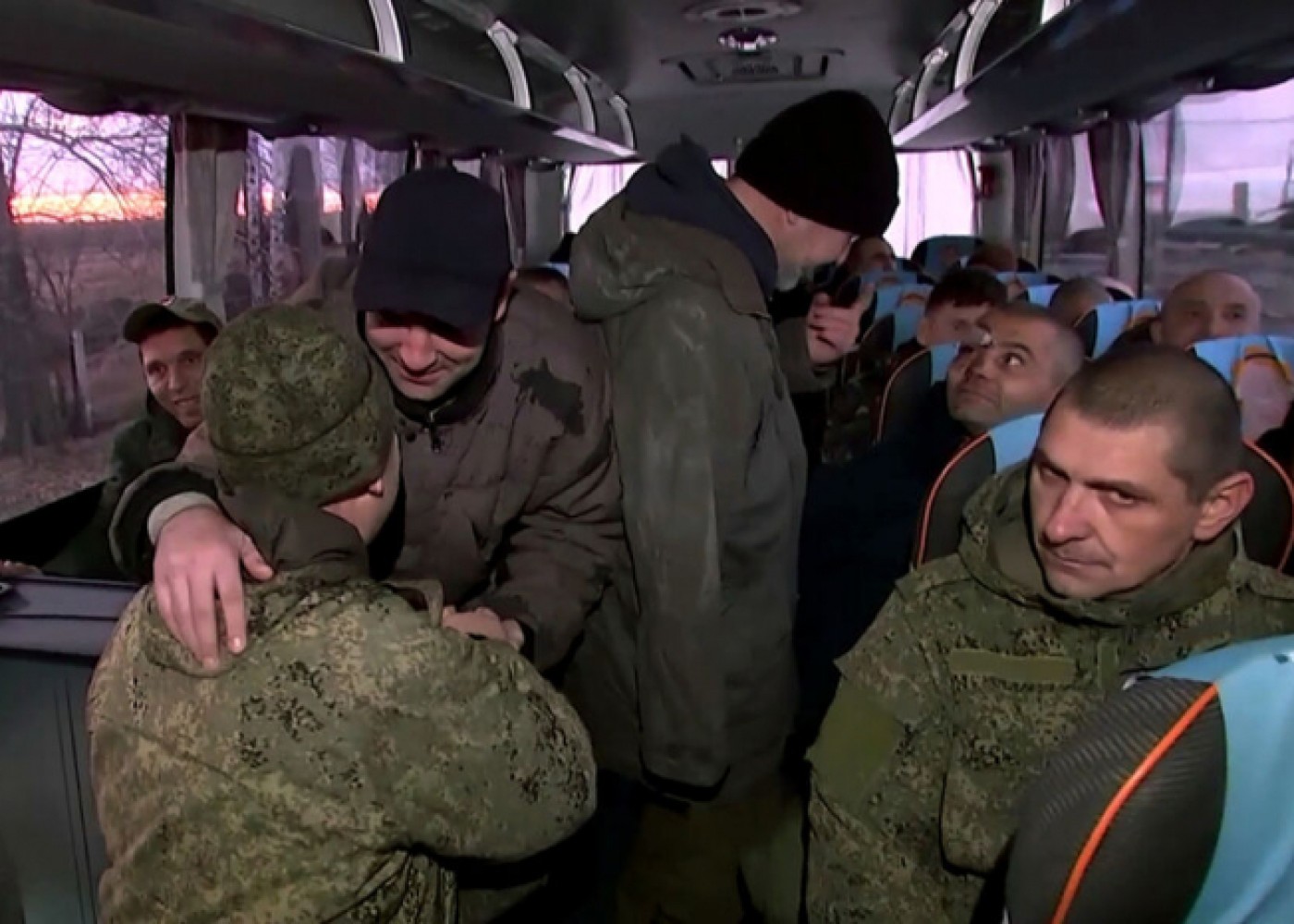 Əsirlikdən azad edilən ukraynalıların sayı açıqlandı