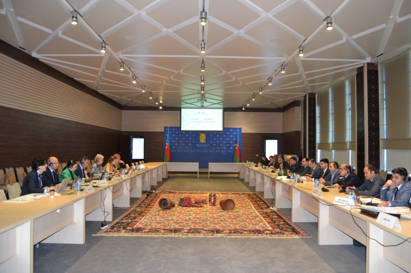 Kamran Əliyev beynəlxalq təşkilatın ekspert qrupunun üzvləri ilə görüşdü - FOTO