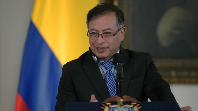 Kolumbiyada 7 nazir bir gündə istefa verdi
