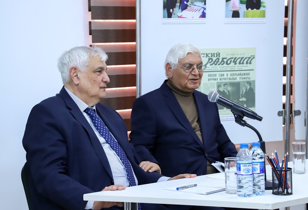 ADU-da Kamal Abdullanın elmi seminarı baş tutub - FOTOLAR