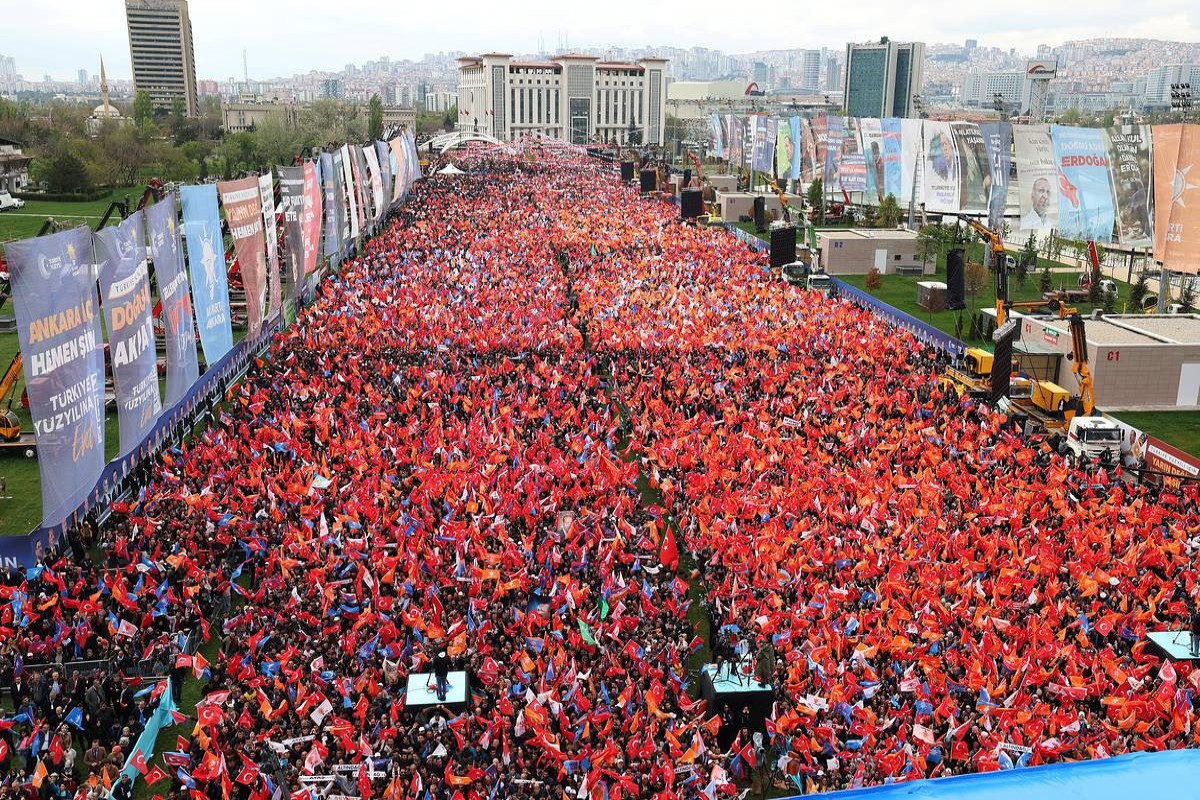 Ərdoğan Ankarada ən böyük seçkiqabağı mitinqlərindən birini keçirdi - FOTO