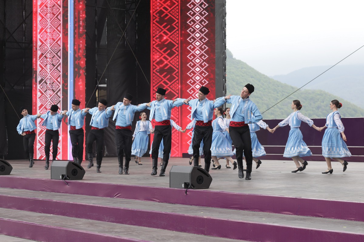 Cıdır düzündə "Xarıbülbül" festivalının açılış konserti olub - FOTOLAR