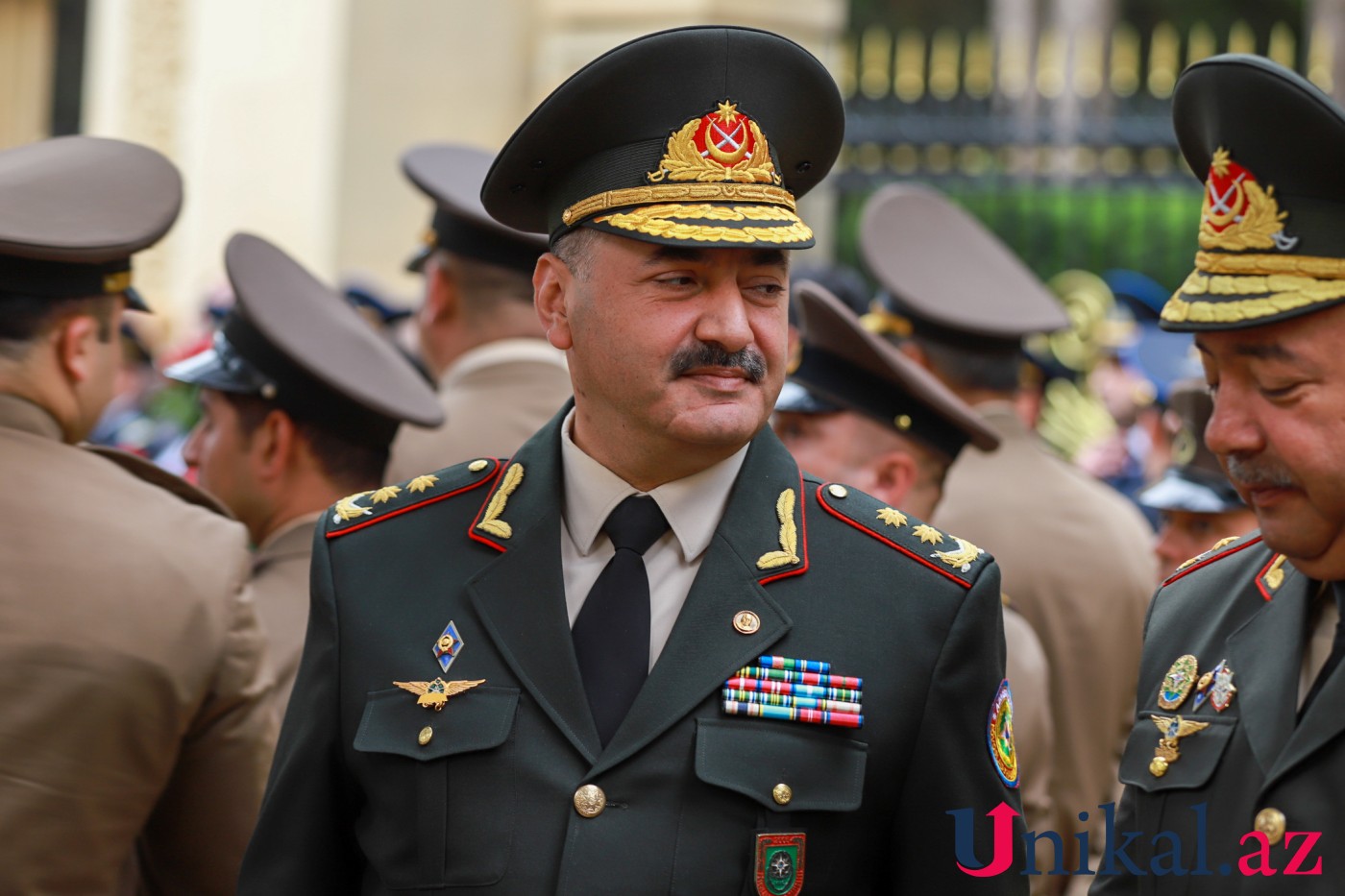 Generallar Heydər Əliyevin məzarını ziyarət edirlər - FOTOLAR