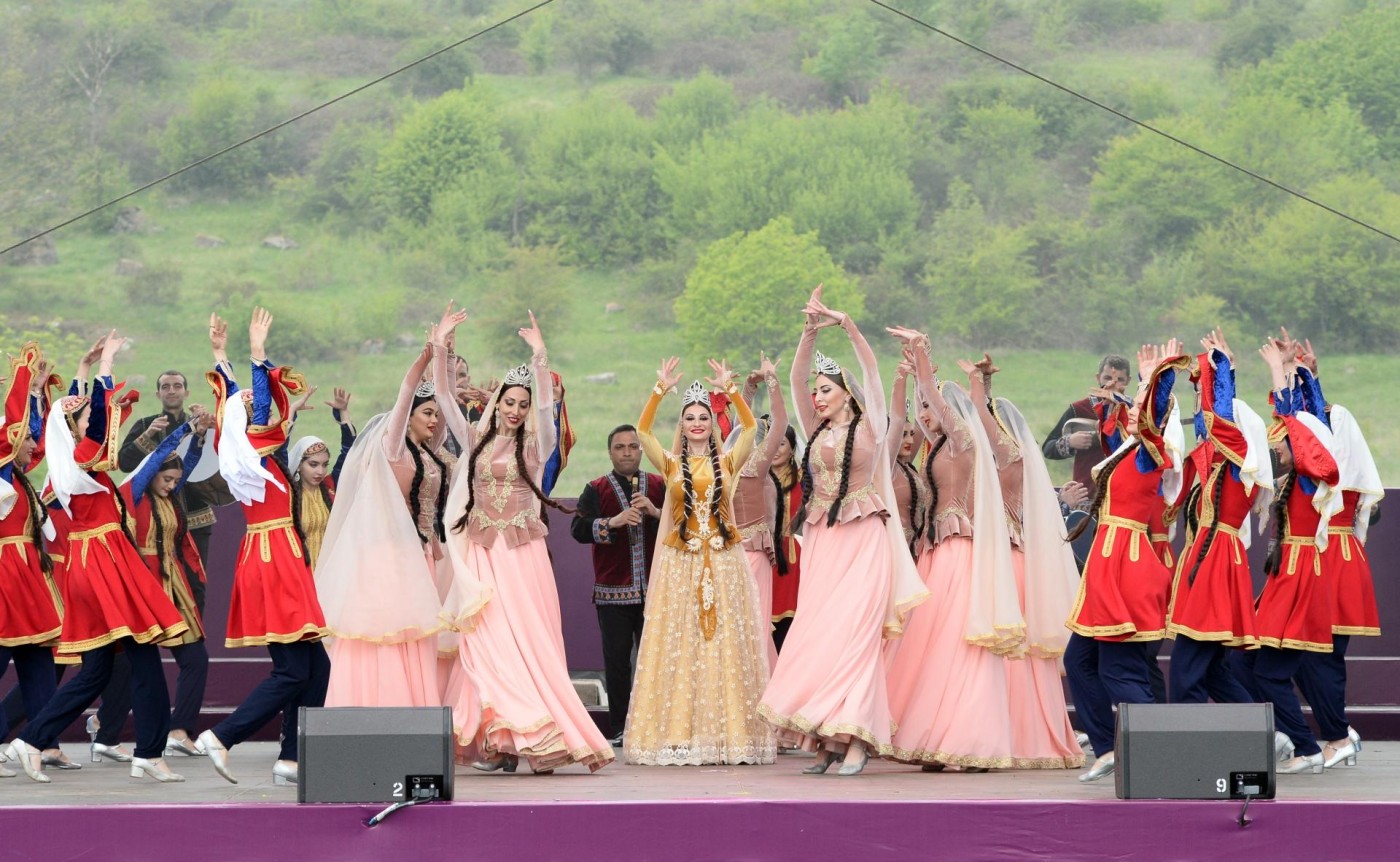 Şuşada “Xarıbülbül” Beynəlxalq Musiqi Festivalının qala-konserti olub - FOTOLAR