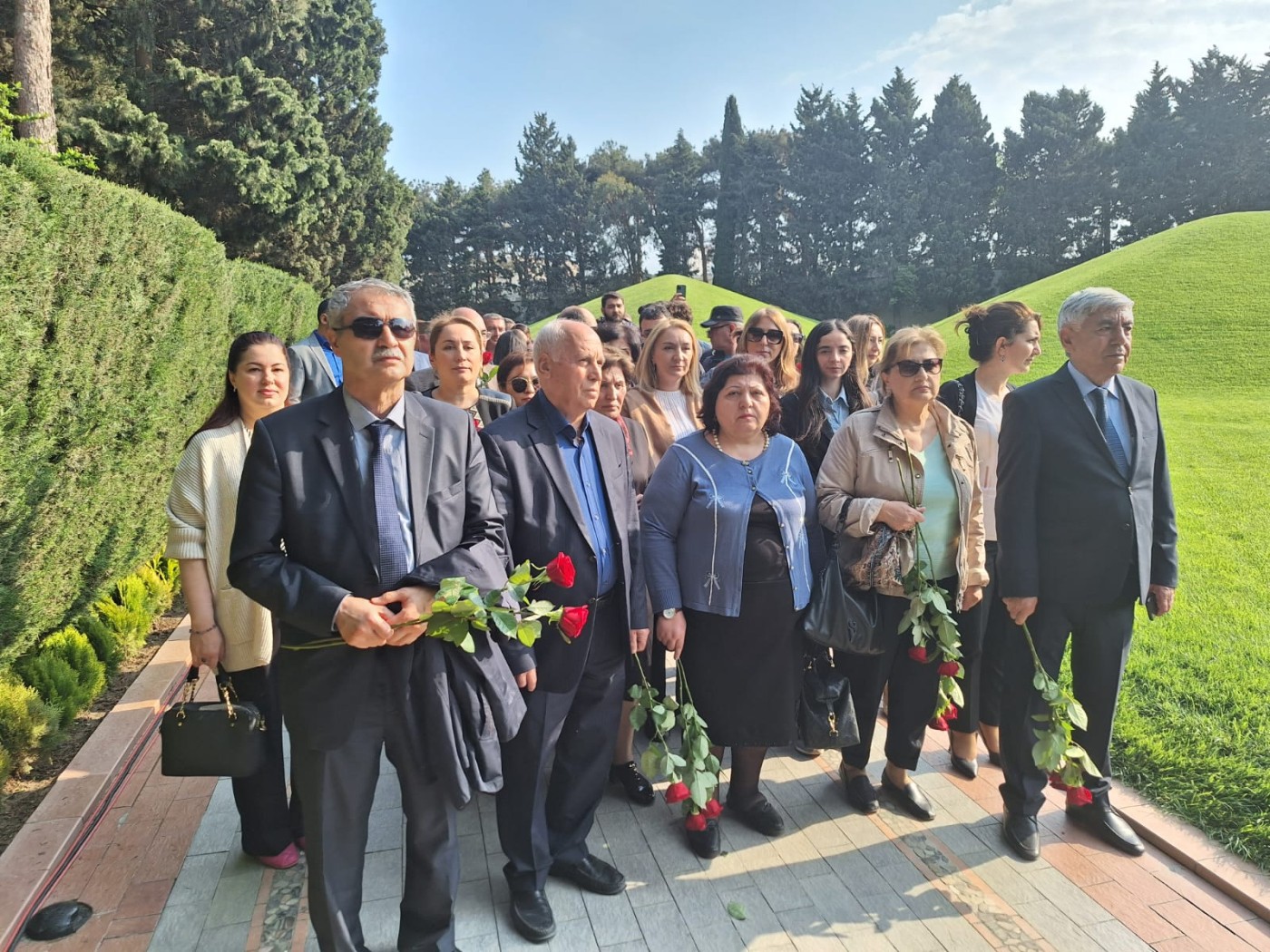 Əmək və Sosial Münasibətlər Akademiyasının rəhbərliyi ümummilli liderin xatirəsini yad ediblər - FOTO