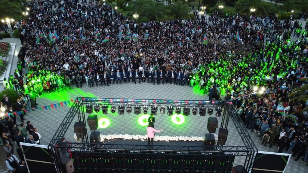 Lənkəranda Ulu Öndərlə bağlı konsert keçirildi - FOTOLAR