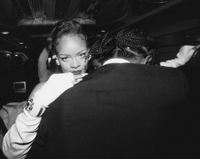 Rihanna 1 ildən sonra övladının adını açıqladı - FOTOLAR