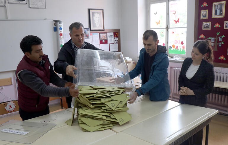 Türkiyədə səslərin sayılmasına başlanıldı - FOTOLAR