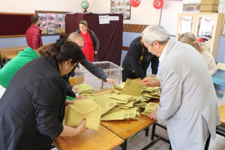 Türkiyədə səslərin sayılmasına başlanıldı - FOTOLAR