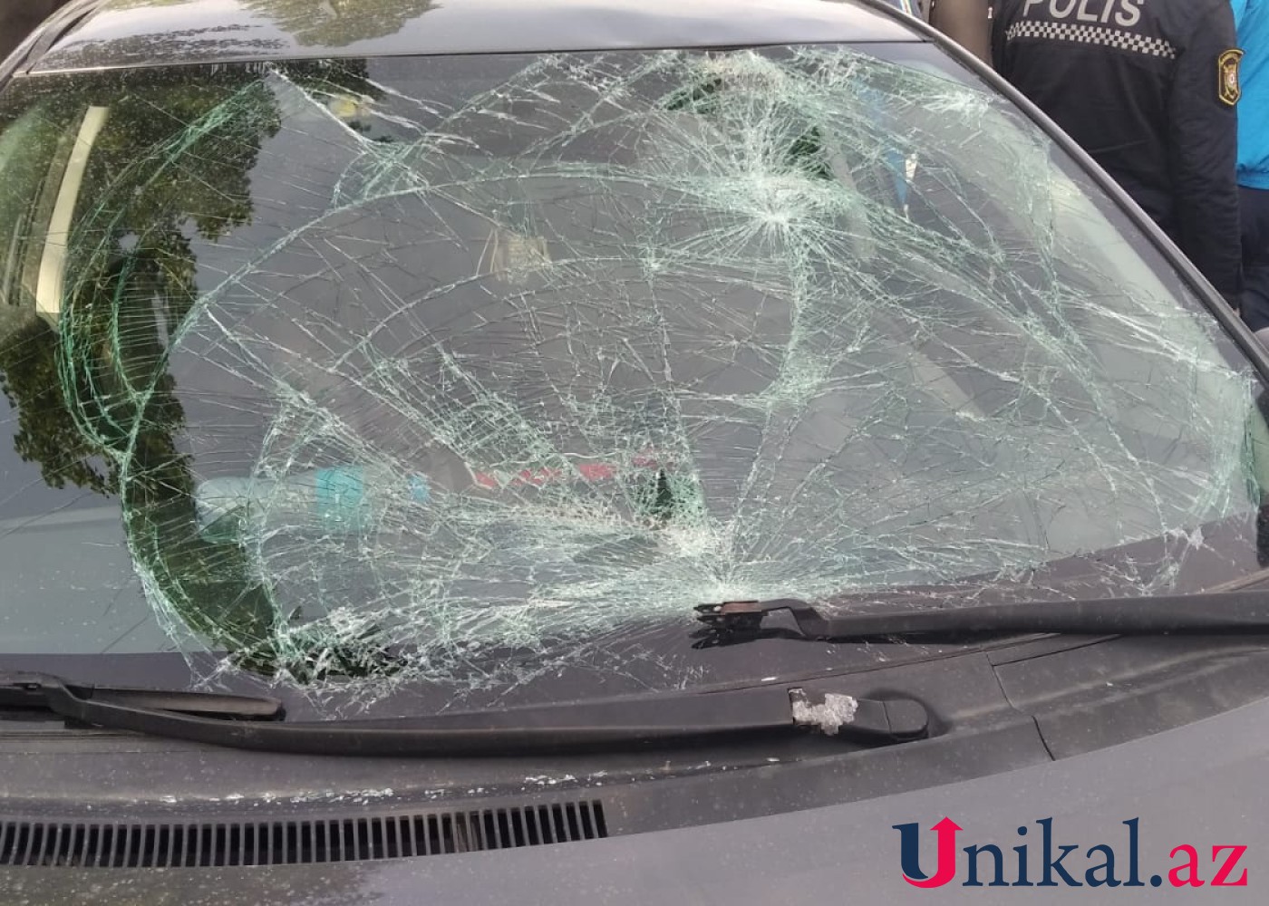 İsmayıllıda avtomobil piyadanı vurdu - FOTO
