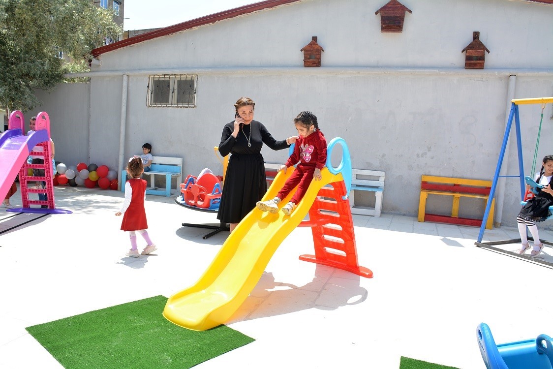 Ələtdə Heydər Əliyevin 100 illiyi münasibətilə salınan mini park istifadəyə verildi - FOTOLAR