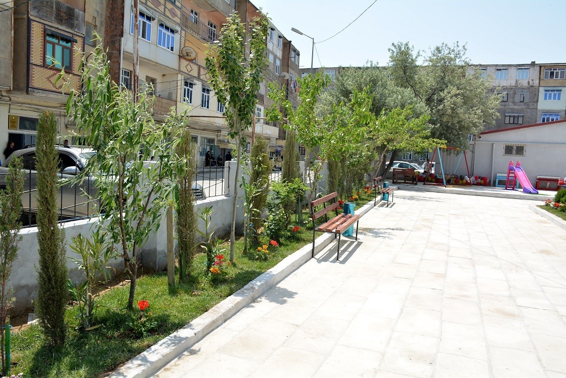 Ələtdə Heydər Əliyevin 100 illiyi münasibətilə salınan mini park istifadəyə verildi - FOTOLAR