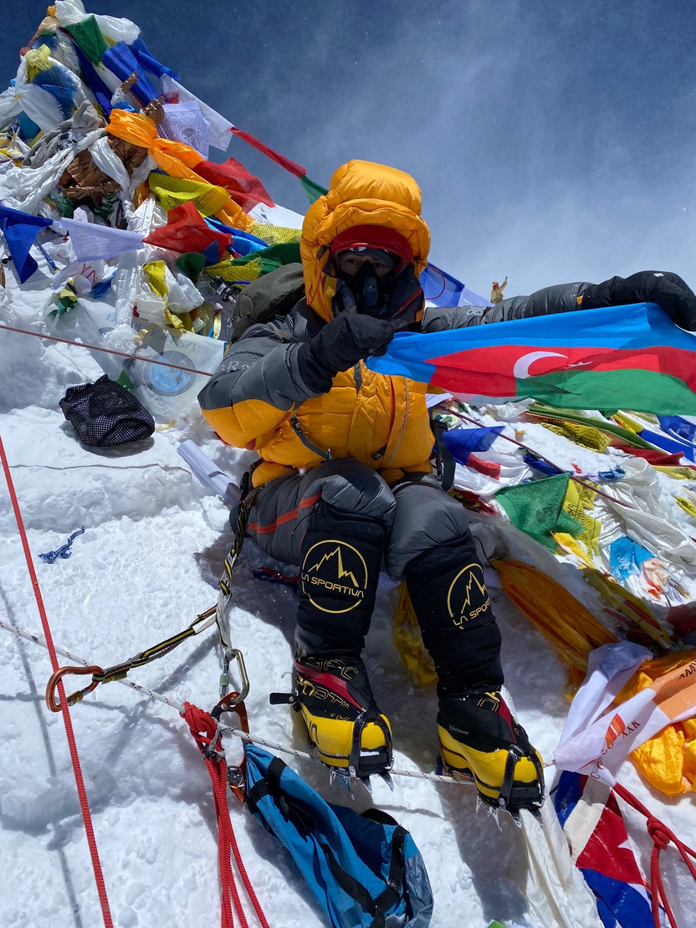 Everest zirvəsinə qalxan ilk azərbaycanlı xanım - FOTO