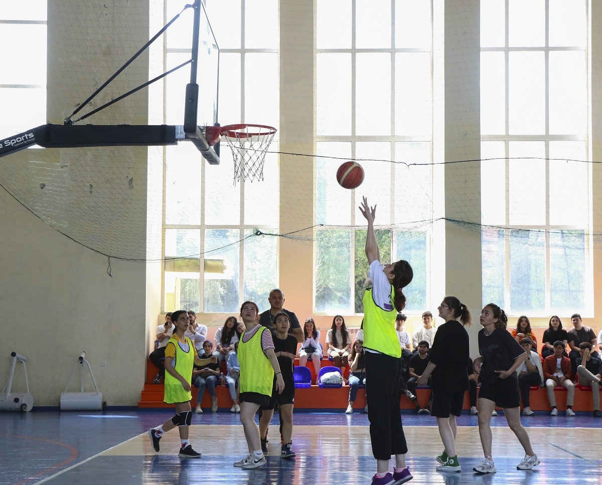 AzMİU-nun basketbolçu qızları arasında qalib müəyyənləşdi - FOTOLAR