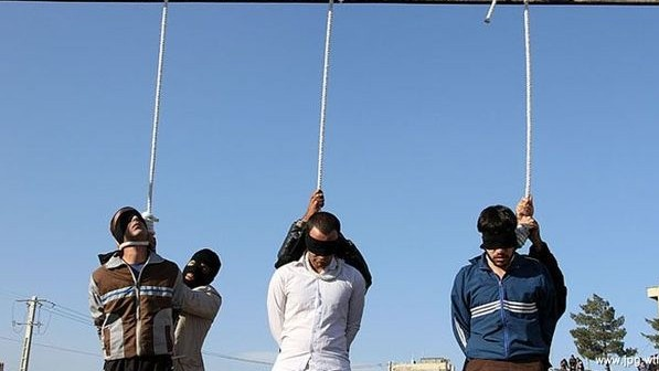 İranda 3 məhkum edam edildi