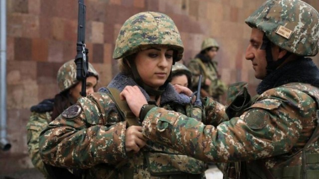 Erməni qadınlara hərbi xidmət üçünbir milyon təklif olunur