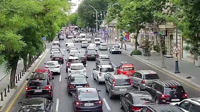 Bakıda sıxlıq olan yollar - SİYAHI