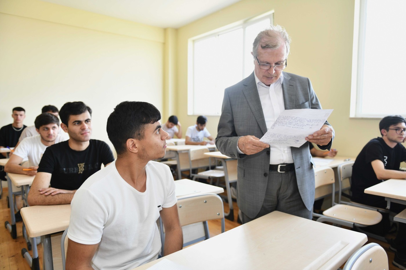 Havar Məmmədov imtahan sessiyasının gedişi ilə tanış olub - FOTOLAR