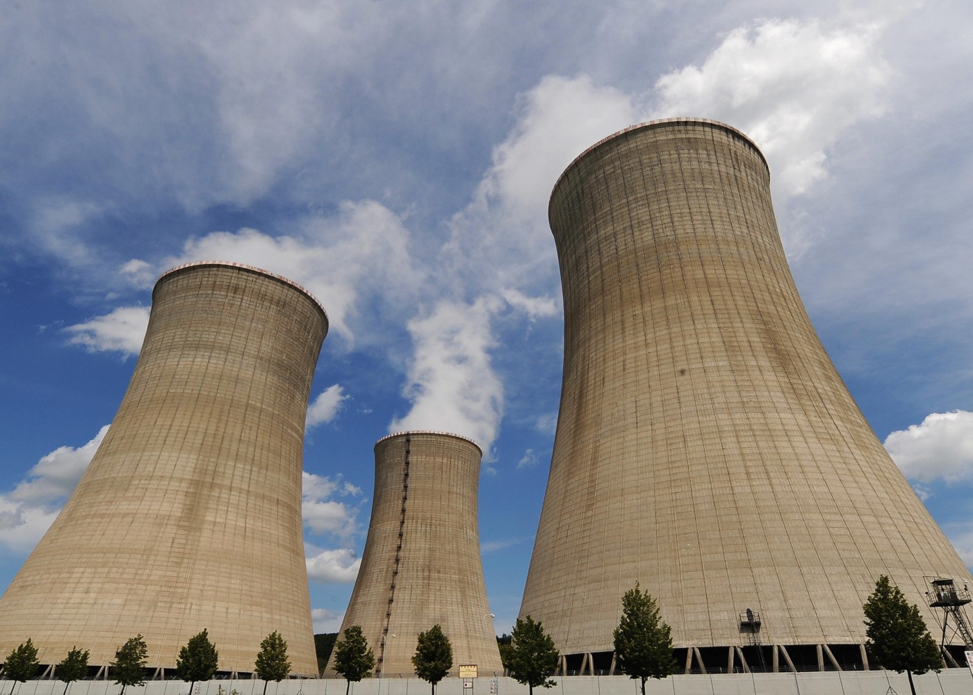 İran yeni atom elektrik stansiyalarının tikintisinəbaşladı