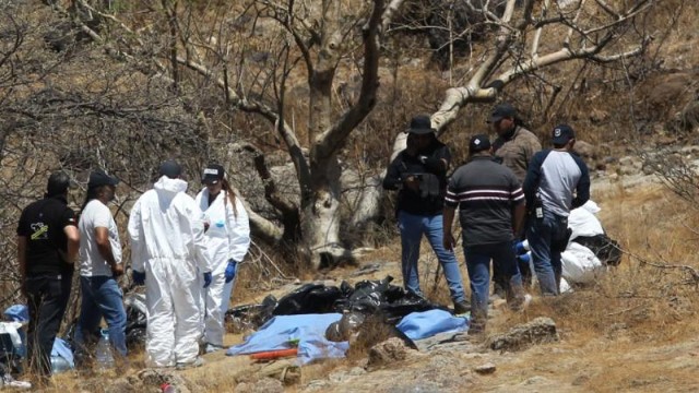 Meksikada dağ yolunda 6 cəsəd tapıldı 