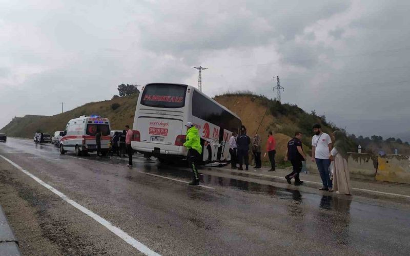 Antalyada avtobus qəzaya uğradı, yaralılar var - FOTO