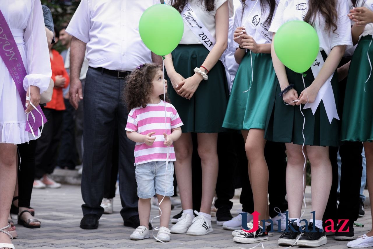 11-cilər üçün “Son zəng” çalındı - FOTOLAR