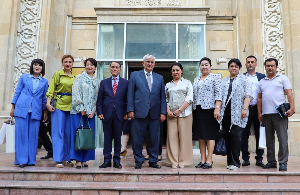 Kamal Abdulla bu institutun Fəxri doktoru seçildi - FOTOLAR