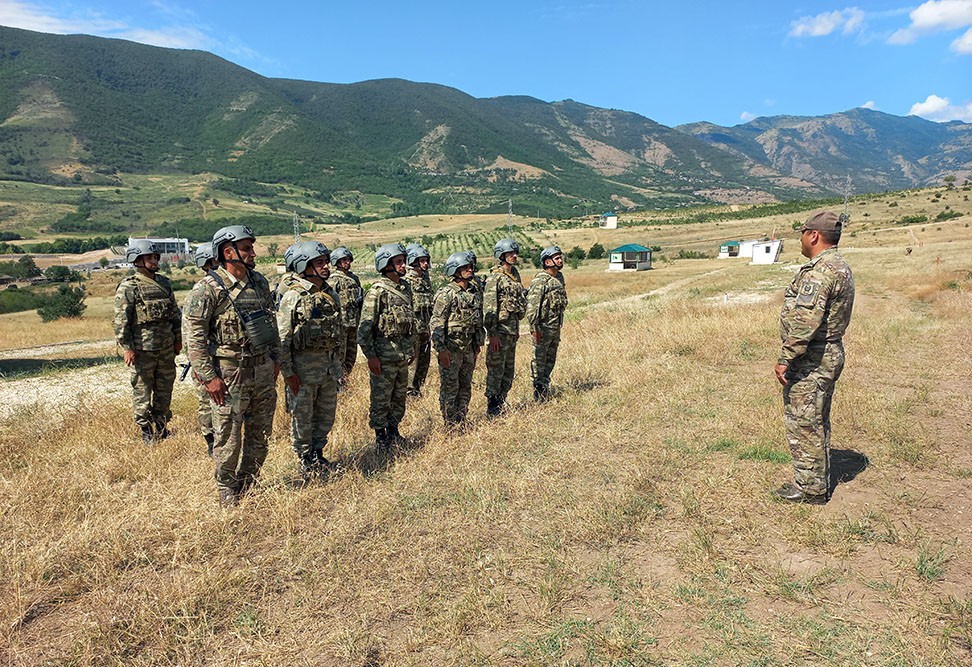 Hərbi vəzifəlilərin təlim toplanışı başa çatdı